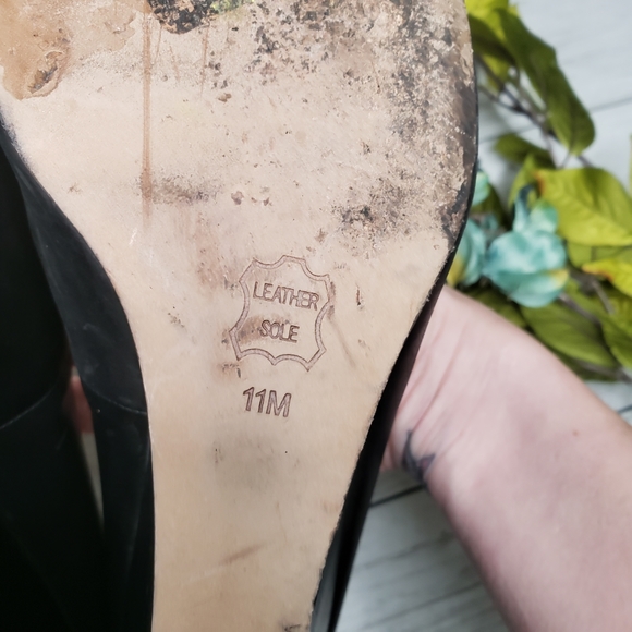 Tory Burch Wedges Black Heels Leather 11 Gold T Logo - Picture 10 of 12